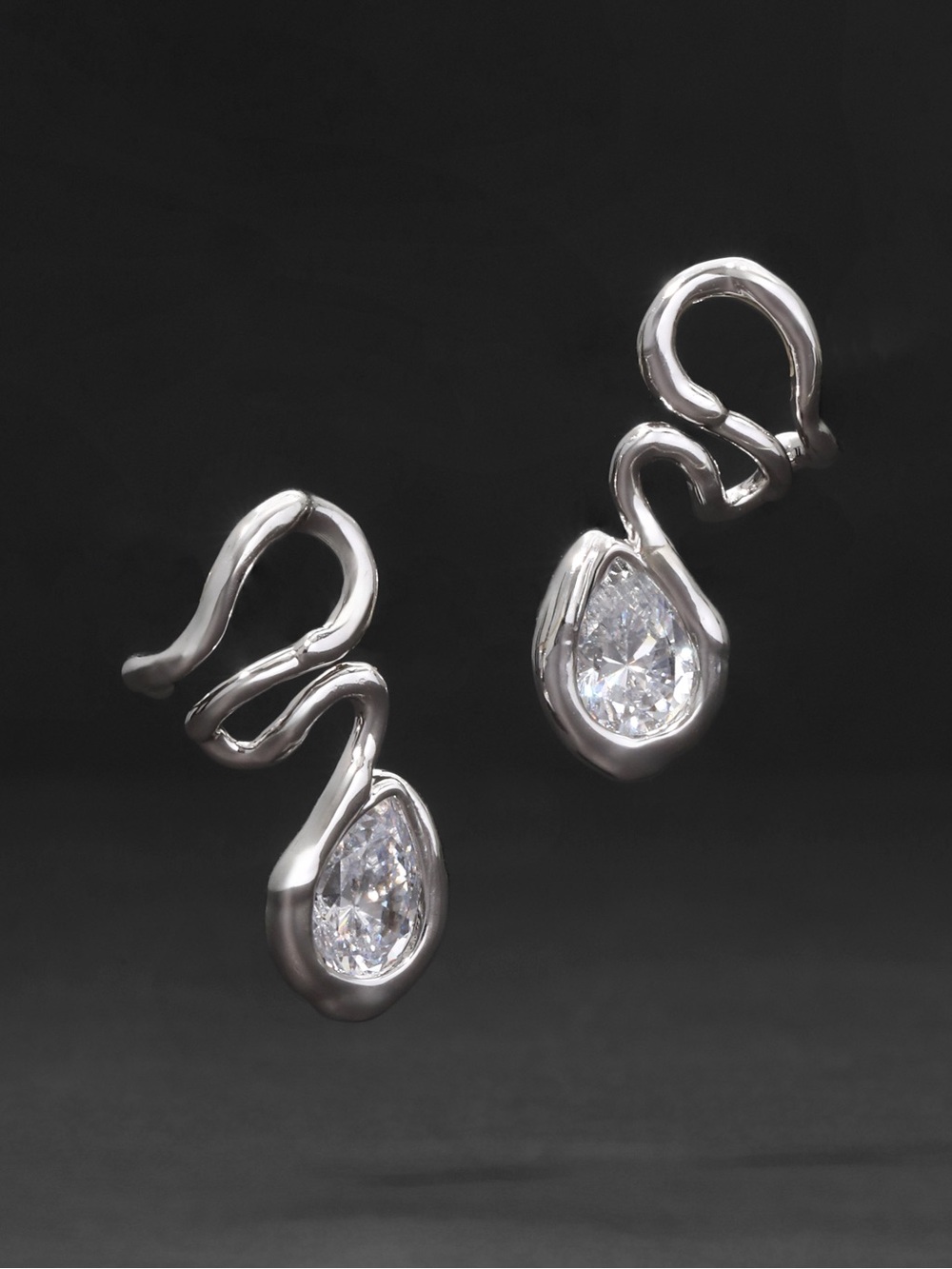 ALEXIS BITTAR • Asterales Floating Vine Post Earring- Silver